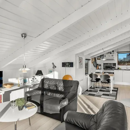 In Hvide Sande With Wifi Semesterbostad